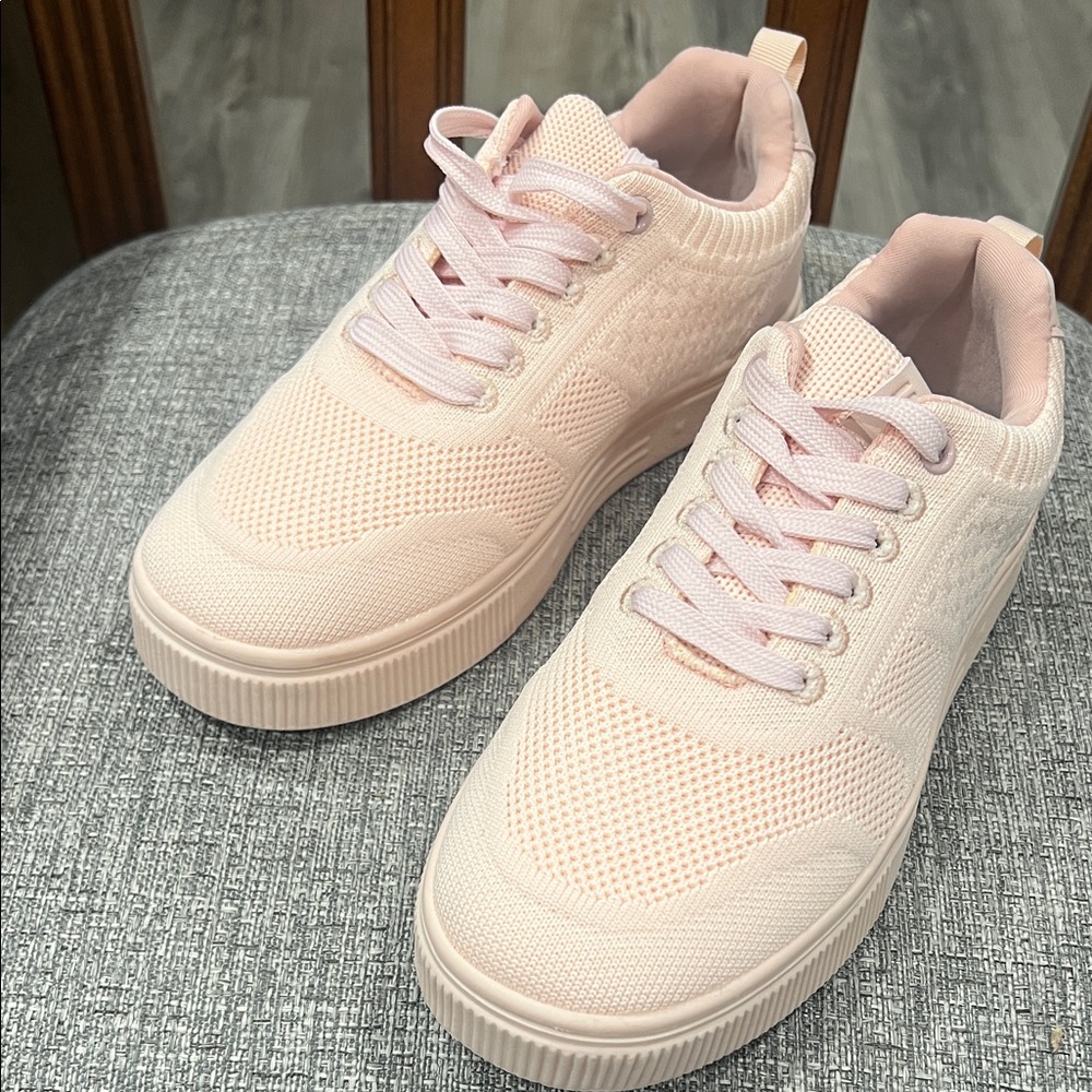 Women's Pink Sneakers
